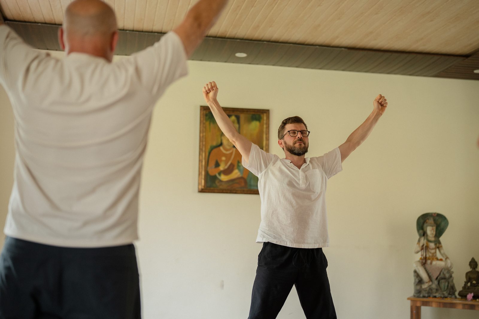 Kundalini Kriya Yoga class in Winterthur, arms raised
